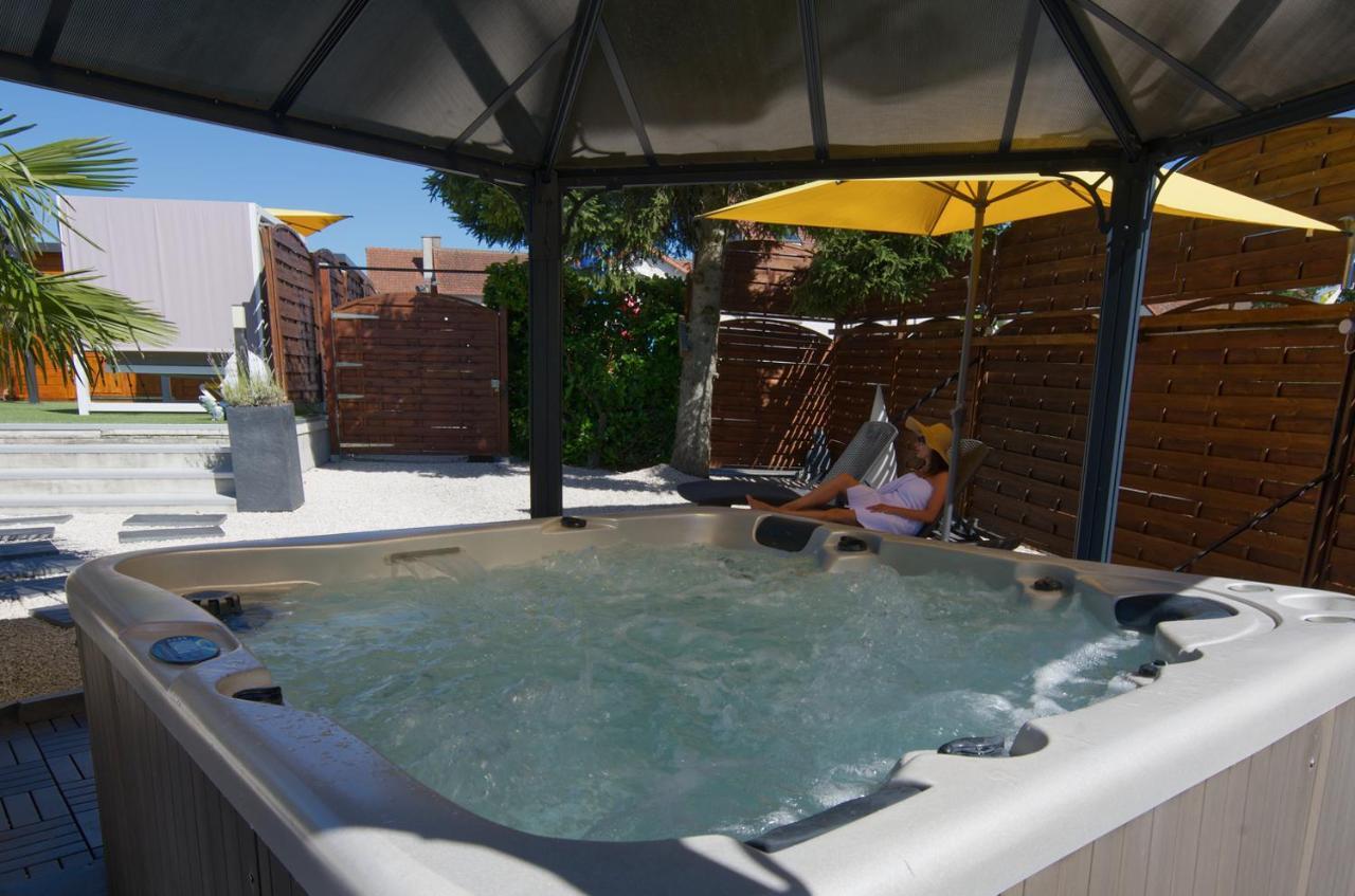 Logis Hotel Centrotel Et Spa Bulles D'Allier Montmarault Exterior photo